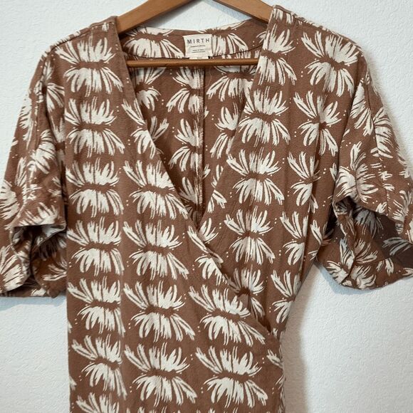 Mirth Brown Printed Short Sleeve Wrap Dress Women's Size Small/Medium - Picture 3 of 6